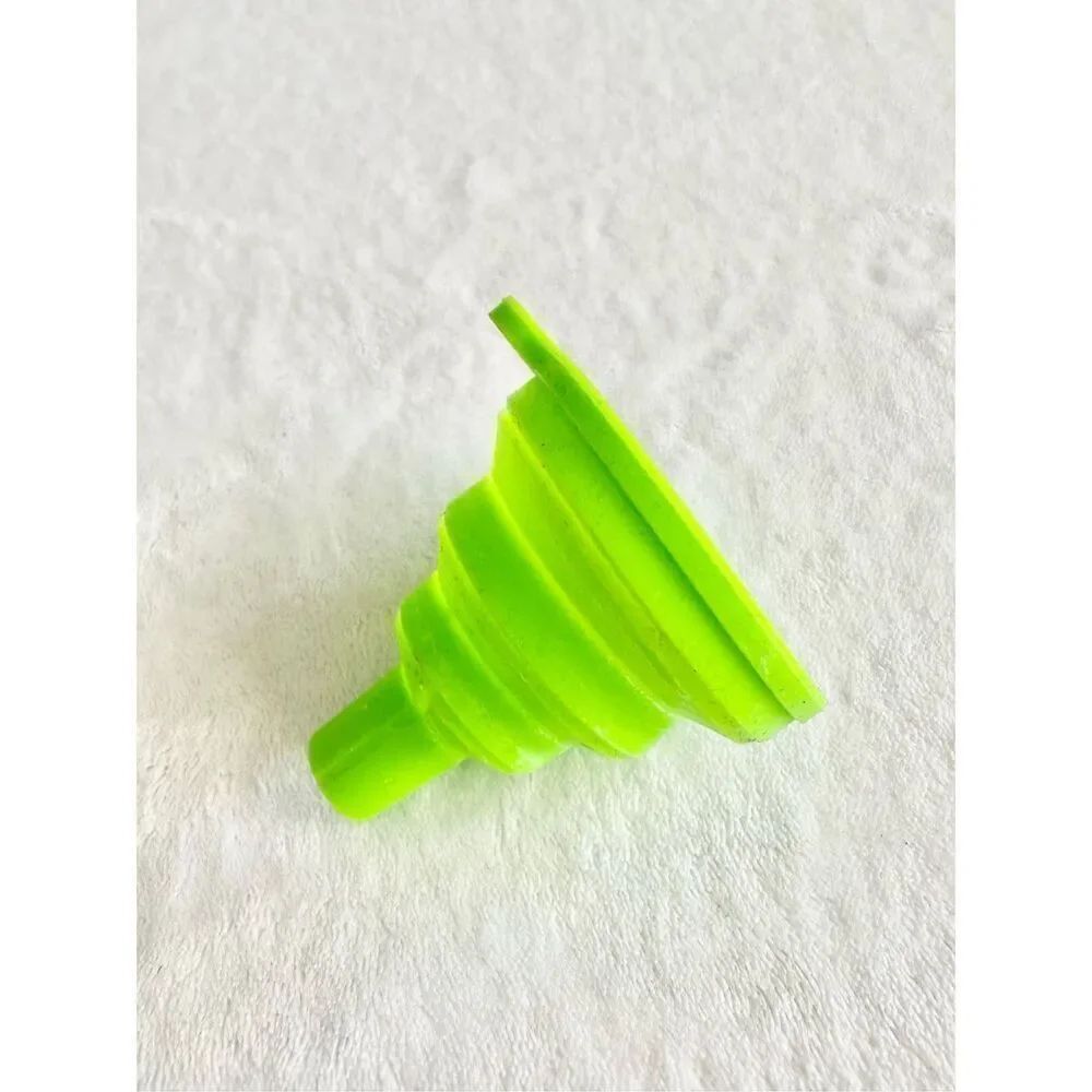 Lime green collapsible small funnel ￼